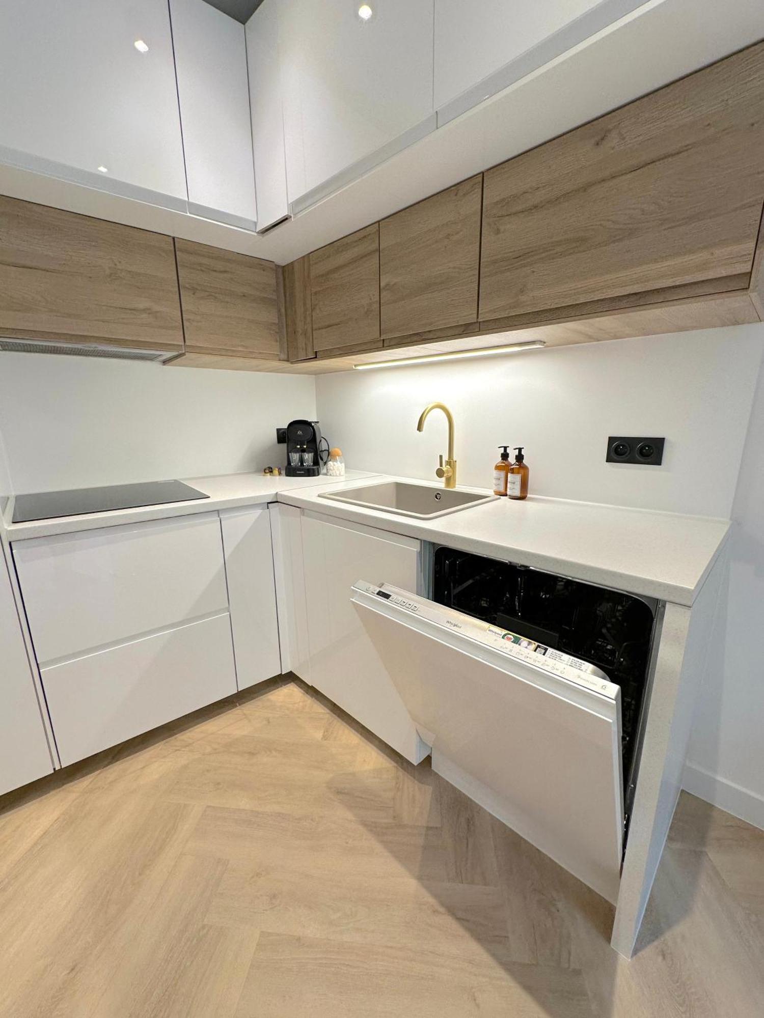 Monaco # Menton - 6 Persons - 2 Bedrooms - Full Renovated - Private Parking - Hypercenter - Clim - Beach And Sun Eksteriør billede